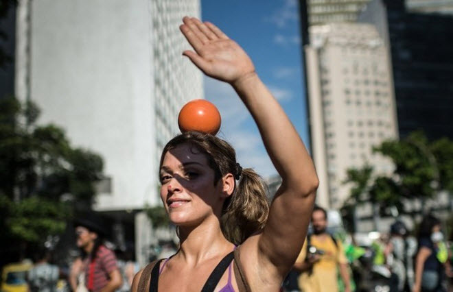 أشعة الشمس تخفض ضغط الدم وتقلل من خطر الاصابة بالنوبات القلبية والسكتات الدماغية